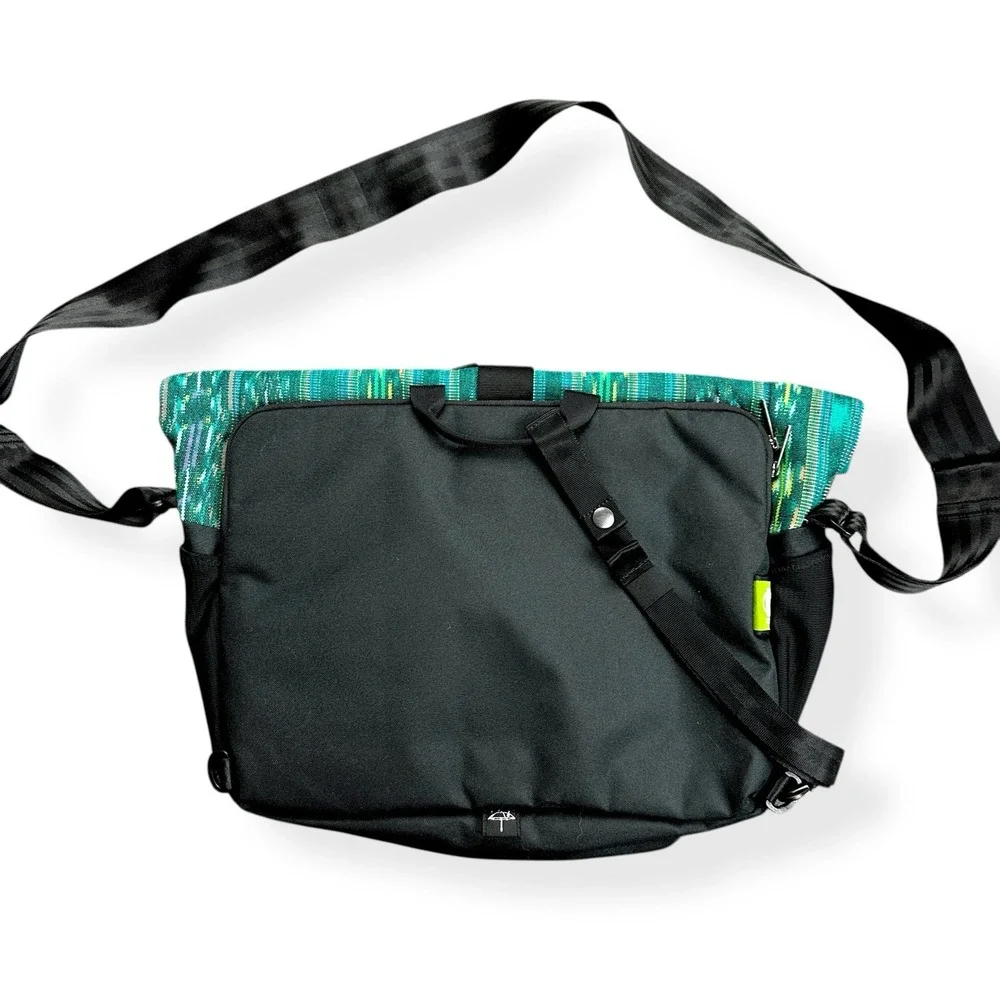 NEW ETHNOTEK Cyclo Foldover Laptop Sling Messenger Bag‎ Work Guatemala 4 Padded